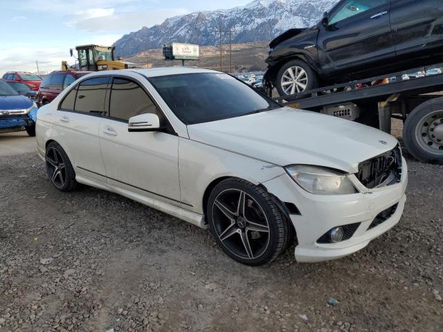 WDDGF5EB6AR088656 - 2010 MERCEDES-BENZ C 300 WHITE photo 4