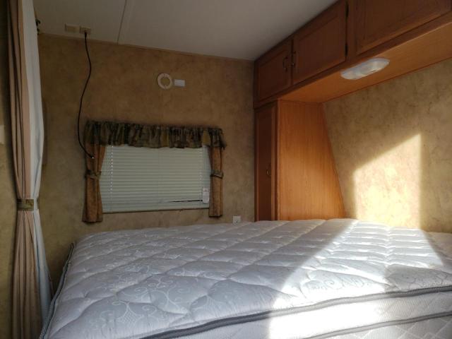 4YDT23R2697201707 - 2009 KEYSTONE CAMPER WHITE photo 5