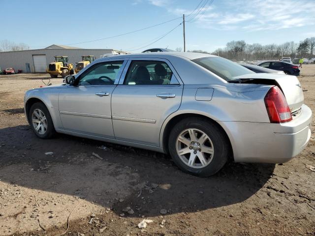 2C3LA43R77H852299 - 2007 CHRYSLER 300 SILVER photo 2