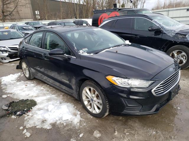 3FA6P0LU7KR221401 - 2019 FORD FUSION SE BLACK photo 4