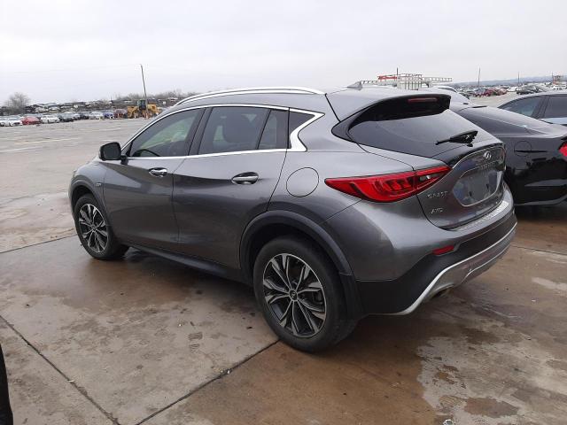 SJKCH5CR2JA004346 - 2018 INFINITI QX30 PURE GRAY photo 2