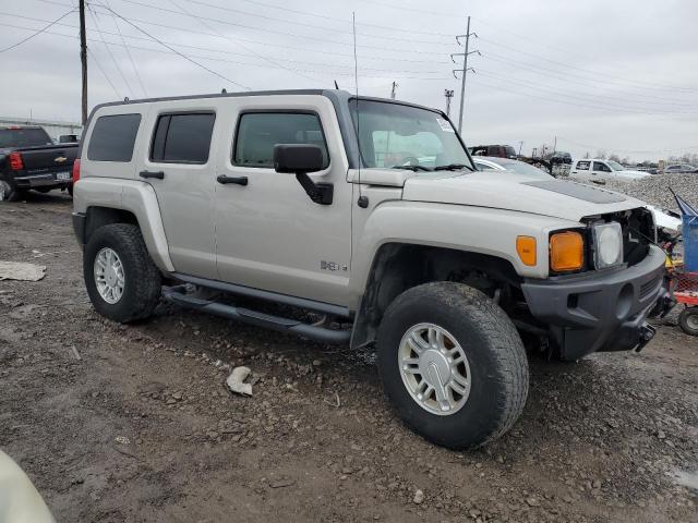 5GTDN136X68149947 - 2006 HUMMER H3 SILVER photo 4