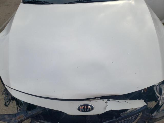 KNAGM4A78F5549928 - 2015 KIA OPTIMA LX WHITE photo 11