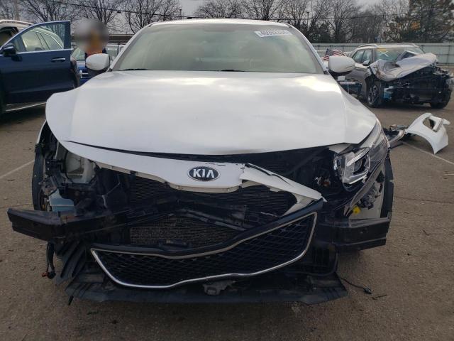 KNAGM4A78F5549928 - 2015 KIA OPTIMA LX WHITE photo 5