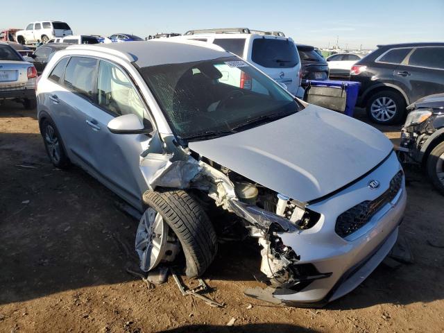 KNDCB3LC7L5381075 - 2020 KIA NIRO LX SILVER photo 4