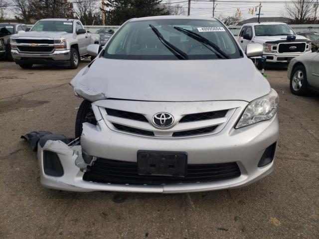 2T1BU4EE5CC858678 - 2012 TOYOTA COROLLA BASE SILVER photo 5