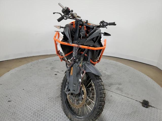 VBKV59405JM990366 - 2018 KTM 1290 SUPER ADVENTURE R TWO TONE photo 2