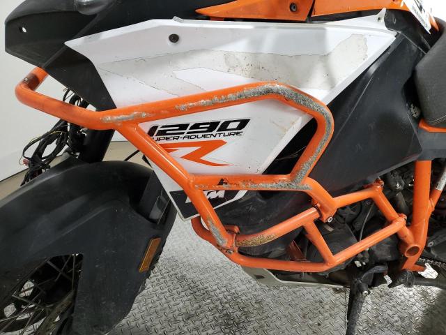 VBKV59405JM990366 - 2018 KTM 1290 SUPER ADVENTURE R TWO TONE photo 9