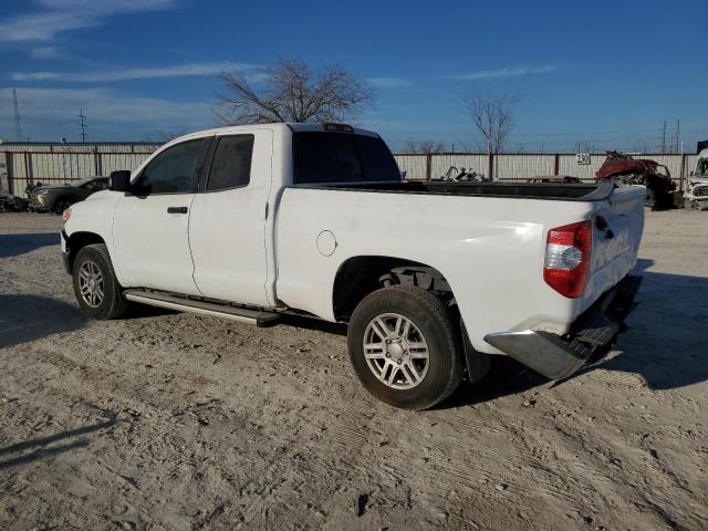 5TFUW5F18GX537780 - 2016 TOYOTA TUNDRA DOUBLE CAB SR/SR5 WHITE photo 2