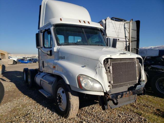 1FUJGEDR2DSFD3054 - 2013 FREIGHTLINER CASCADIA WHITE photo 1