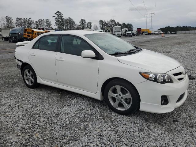 5YFBU4EE1CP007994 - 2012 TOYOTA COROLLA BASE WHITE photo 4