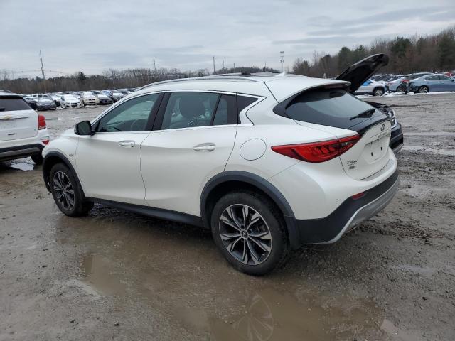 SJKCH5CR0JA054730 - 2018 INFINITI QX30 BASE WHITE photo 2
