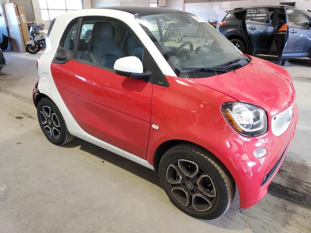 WMEFJ5DA7HK217778 - 2017 SMART FORTWO RED photo 4