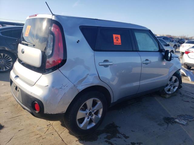 KNDJN2A20J7570719 - 2018 KIA SOUL SILVER photo 3