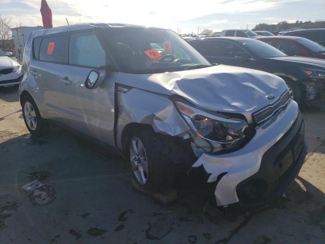 KNDJN2A20J7570719 - 2018 KIA SOUL SILVER photo 4