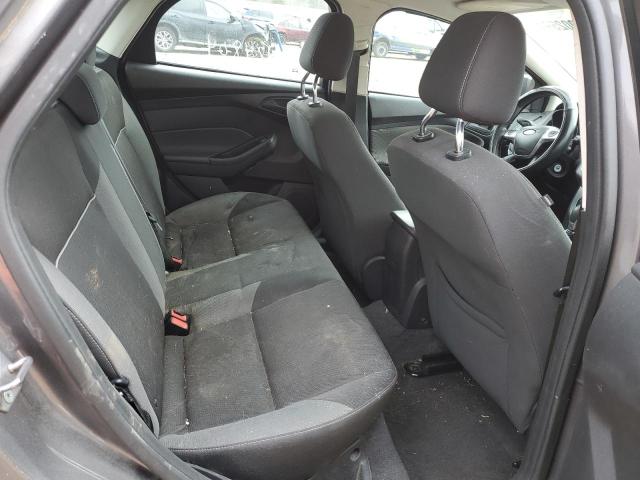 1FAHP3F20CL147050 - 2012 FORD FOCUS SE GRAY photo 10