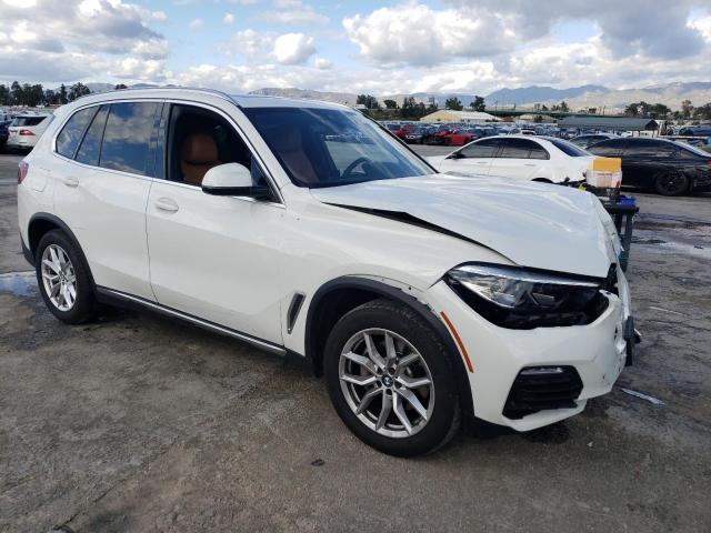 5UXCR6C56KLK89513 - 2019 BMW X5 XDRIVE40I WHITE photo 4