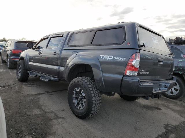 3TMMU4FN9FM075723 - 2015 TOYOTA TACOMA DOUBLE CAB LONG BED GRAY photo 2