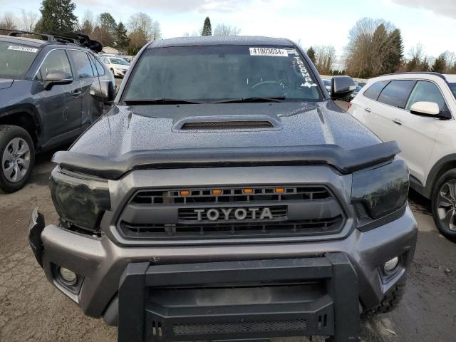 3TMMU4FN9FM075723 - 2015 TOYOTA TACOMA DOUBLE CAB LONG BED GRAY photo 5