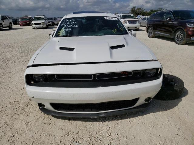 2C3CDZBTXHH514480 - 2017 DODGE CHALLENGER WHITE photo 5