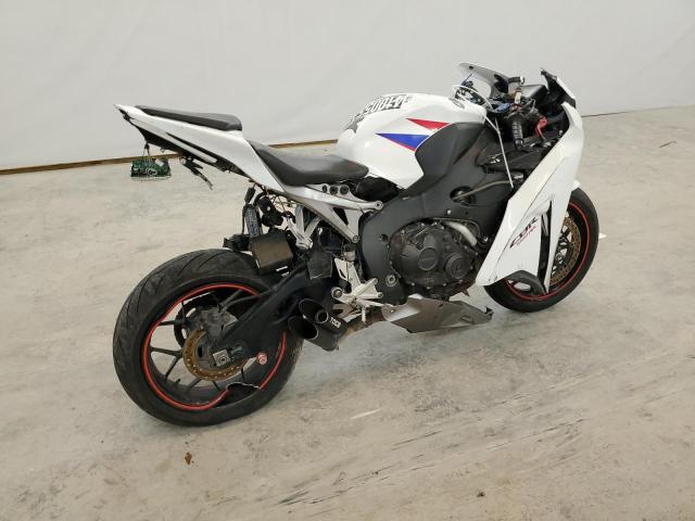 JH2SC5943CK400685 - 2012 HONDA CBR1000 RR WHITE photo 4