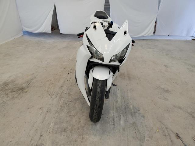 JH2SC5943CK400685 - 2012 HONDA CBR1000 RR WHITE photo 9