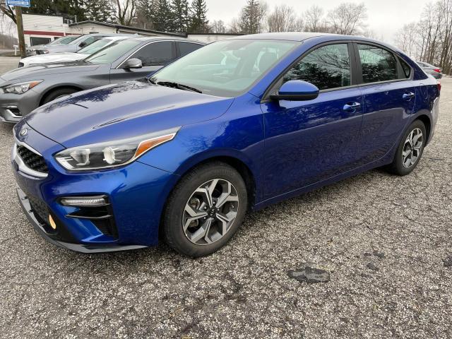 3KPF24AD9ME344260 - 2021 KIA FORTE FE BLUE photo 2