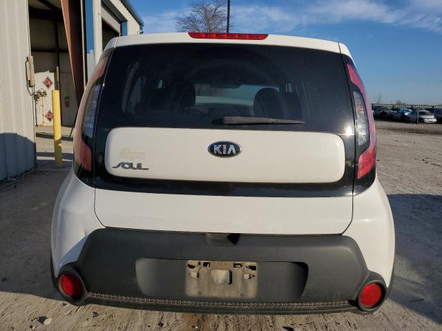 KNDJN2A29G7253269 - 2016 KIA SOUL WHITE photo 6