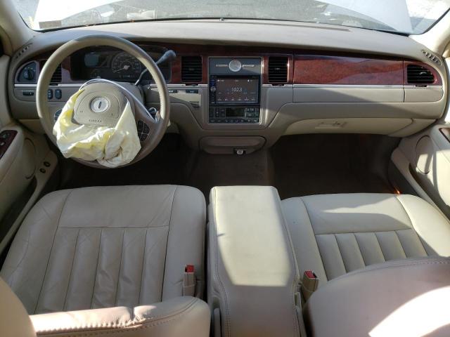 1LNHM81W63Y607899 - 2003 LINCOLN TOWN CAR EXECUTIVE TAN photo 8