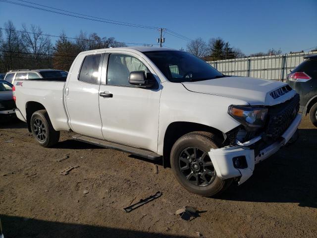 5TFUY5F12MX002725 - 2021 TOYOTA TUNDRA DOUBLE CAB SR/SR5 WHITE photo 4