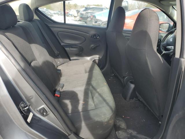 3N1CN7AP1GL849525 - 2016 NISSAN VERSA S GRAY photo 10