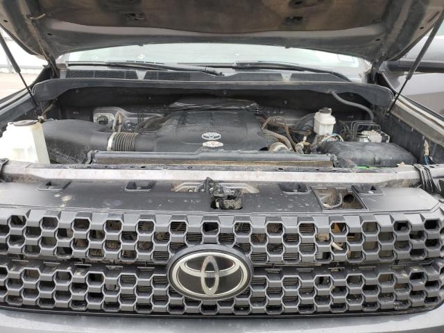 5TFDW5F16JX742943 - 2018 TOYOTA TUNDRA CREWMAX SR5 GRAY photo 11