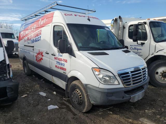 WD3PF4CCXC5658226 - 2012 MERCEDES-BENZ SPRINTER 3500 WHITE photo 4