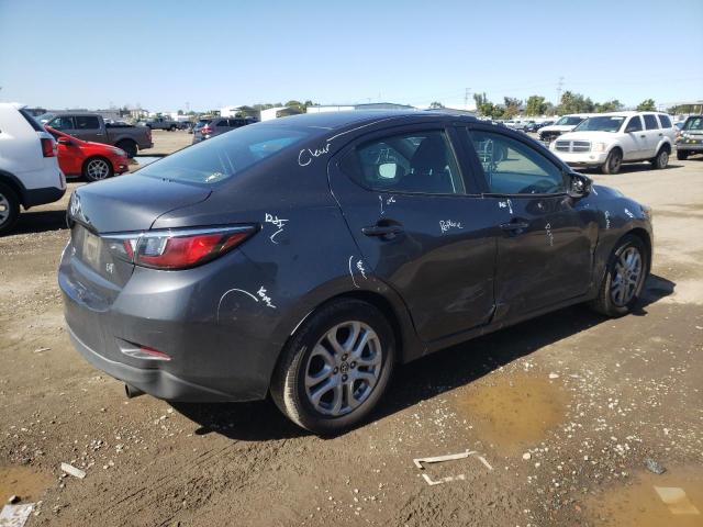 3MYDLBZV8GY105583 - 2016 TOYOTA SCION GRAY photo 3