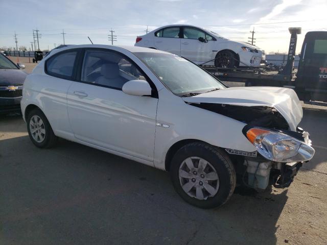 KMHCM36C18U094121 - 2008 HYUNDAI ACCENT GS WHITE photo 4