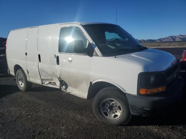 1GCWGAFF0G1126175 - 2016 CHEVROLET EXPRESS G2 WHITE photo 4