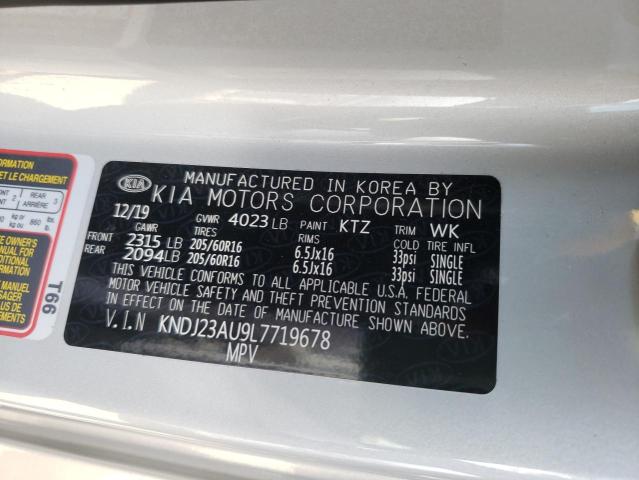 KNDJ23AU9L7719678 - 2020 KIA SOUL LX SILVER photo 13