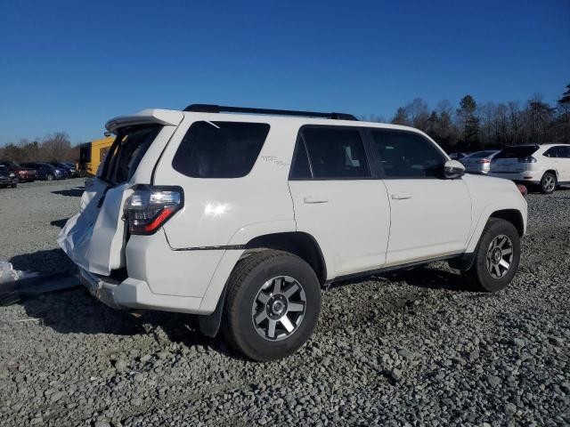 JTEBU5JR3K5665239 - 2019 TOYOTA 4RUNNER SR5 WHITE photo 3