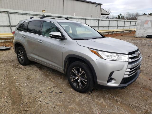 5TDZARFH5HS028164 - 2017 TOYOTA HIGHLANDER LE SILVER photo 4