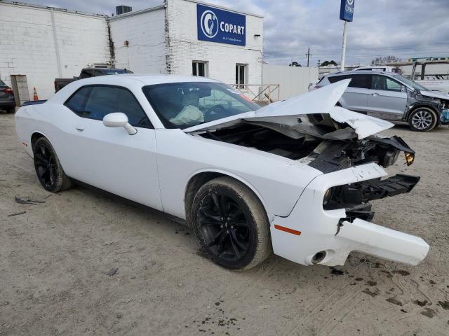 2C3CDZAG5JH118774 - 2018 DODGE CHALLENGER SXT WHITE photo 4