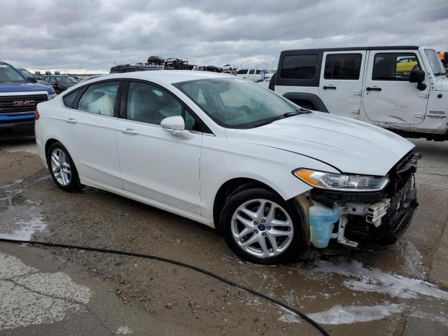 3FA6P0H75ER259359 - 2014 FORD FUSION SE WHITE photo 4