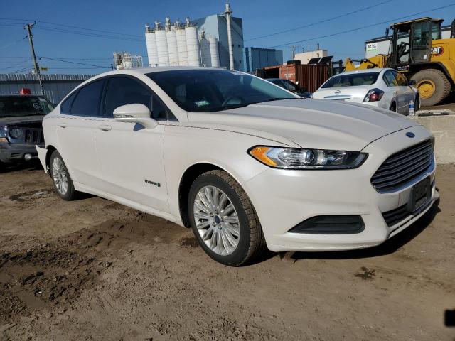 3FA6P0LU1GR403523 - 2016 FORD FUSION SE HYBRID WHITE photo 4