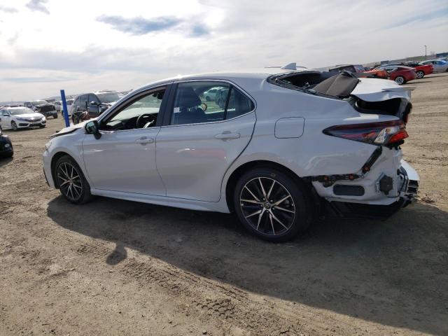 4T1T11AK7PU121428 - 2023 TOYOTA CAMRY SE NIGHT SHADE WHITE photo 2