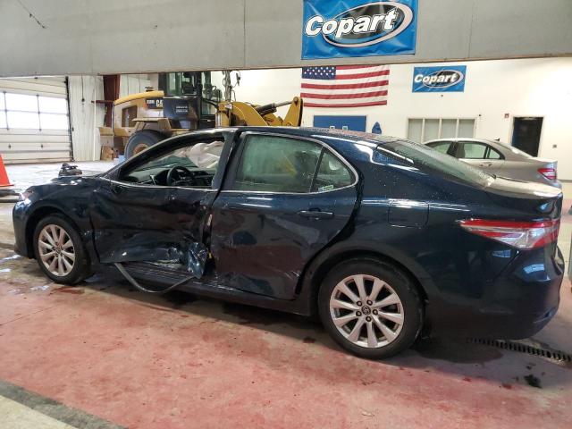 4T1B11HK3JU637326 - 2018 TOYOTA CAMRY L BLUE photo 2