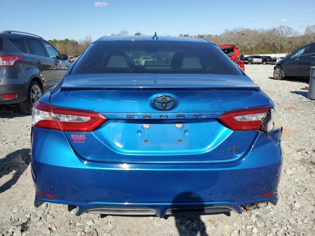 4T1G11AK5LU309506 - 2020 TOYOTA CAMRY SE BLUE photo 6