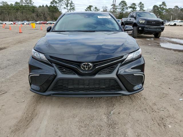 4T1T11AK3PU723615 - 2023 TOYOTA CAMRY SE NIGHT SHADE BLACK photo 5