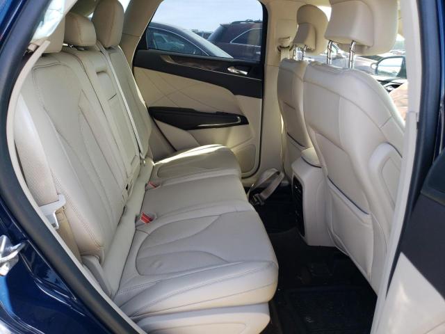 5LMCJ3C94JUL12671 - 2018 LINCOLN MKC RESERVE BLUE photo 10