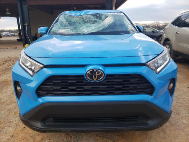 2T3C1RFV2KC015469 - 2019 TOYOTA RAV4 XLE PREMIUM BLUE photo 5