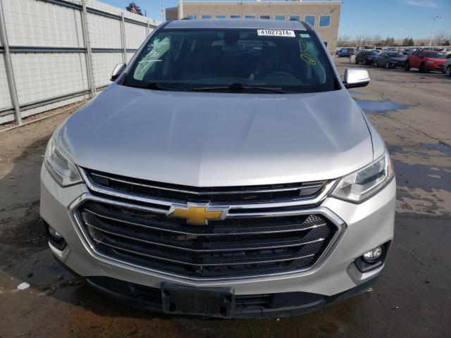 1GNEVHKW0LJ104758 - 2020 CHEVROLET TRAVERSE LT SILVER photo 5