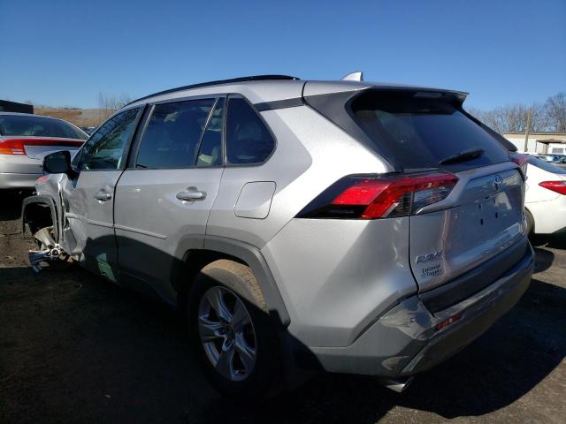 2T3P1RFV2LC076081 - 2020 TOYOTA RAV4 XLE SILVER photo 2